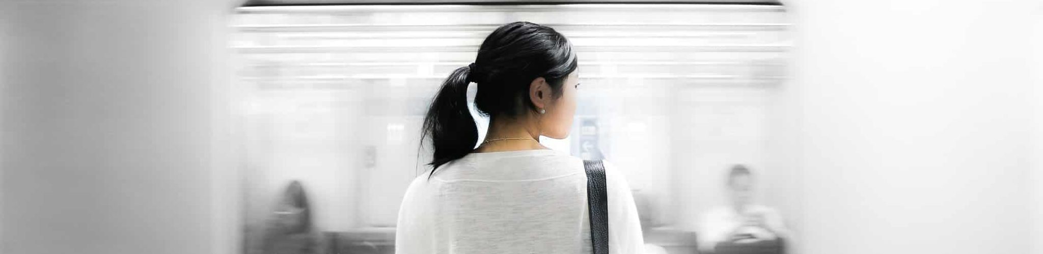 train-station-863337_1920